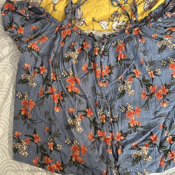 Floral off shoulder top bundle - Picture 2 of 3